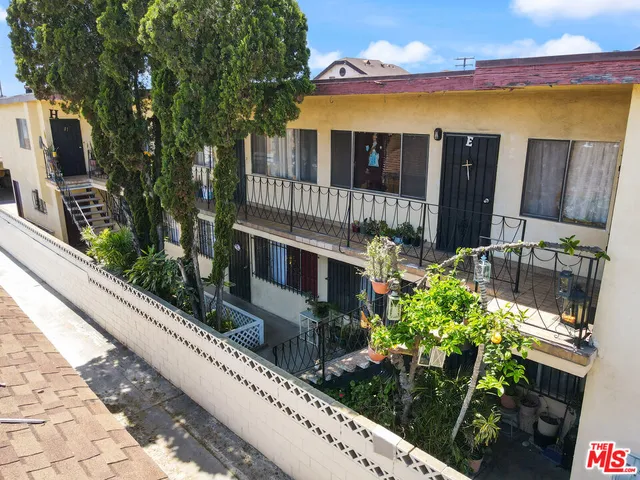 $1,995,000 | 2938 East 60th Place, Huntington Park, CA 90255