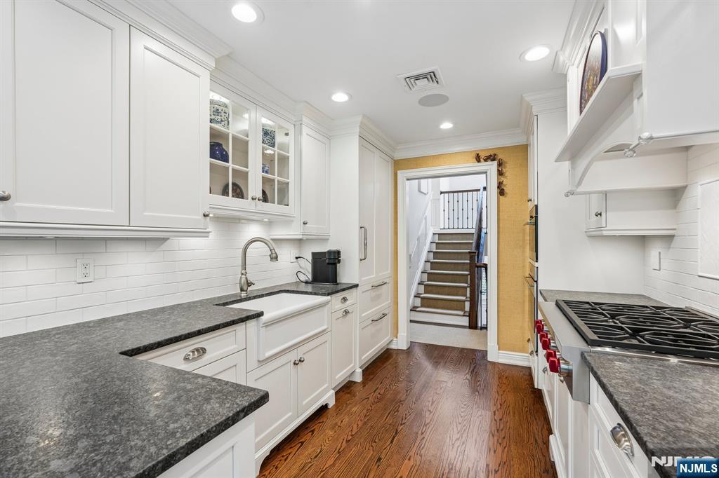 25 Daniel Court Ridgewood, NJ 07450 - Photo 15 of 42 Gallery Image 15