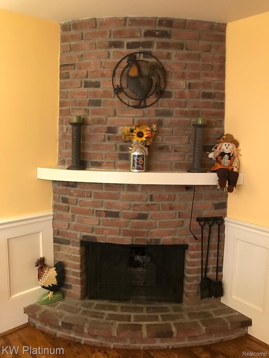 735 North Riverside Avenue St. Clair, MI 48079 - Photo 25 of 49 FIREPLACE.jpg