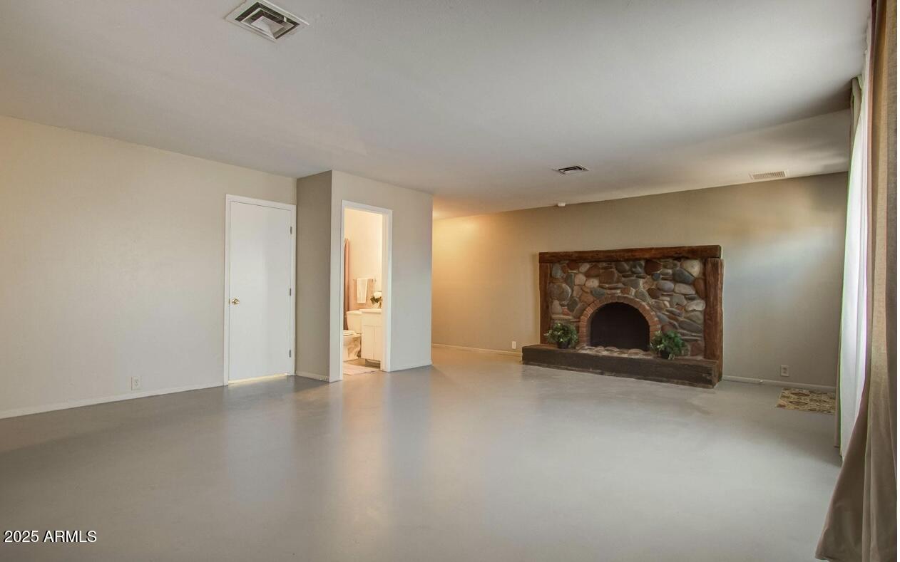 6445 South 32nd Street Phoenix, AZ 85042 - Photo 5 of 11 IMG_9332