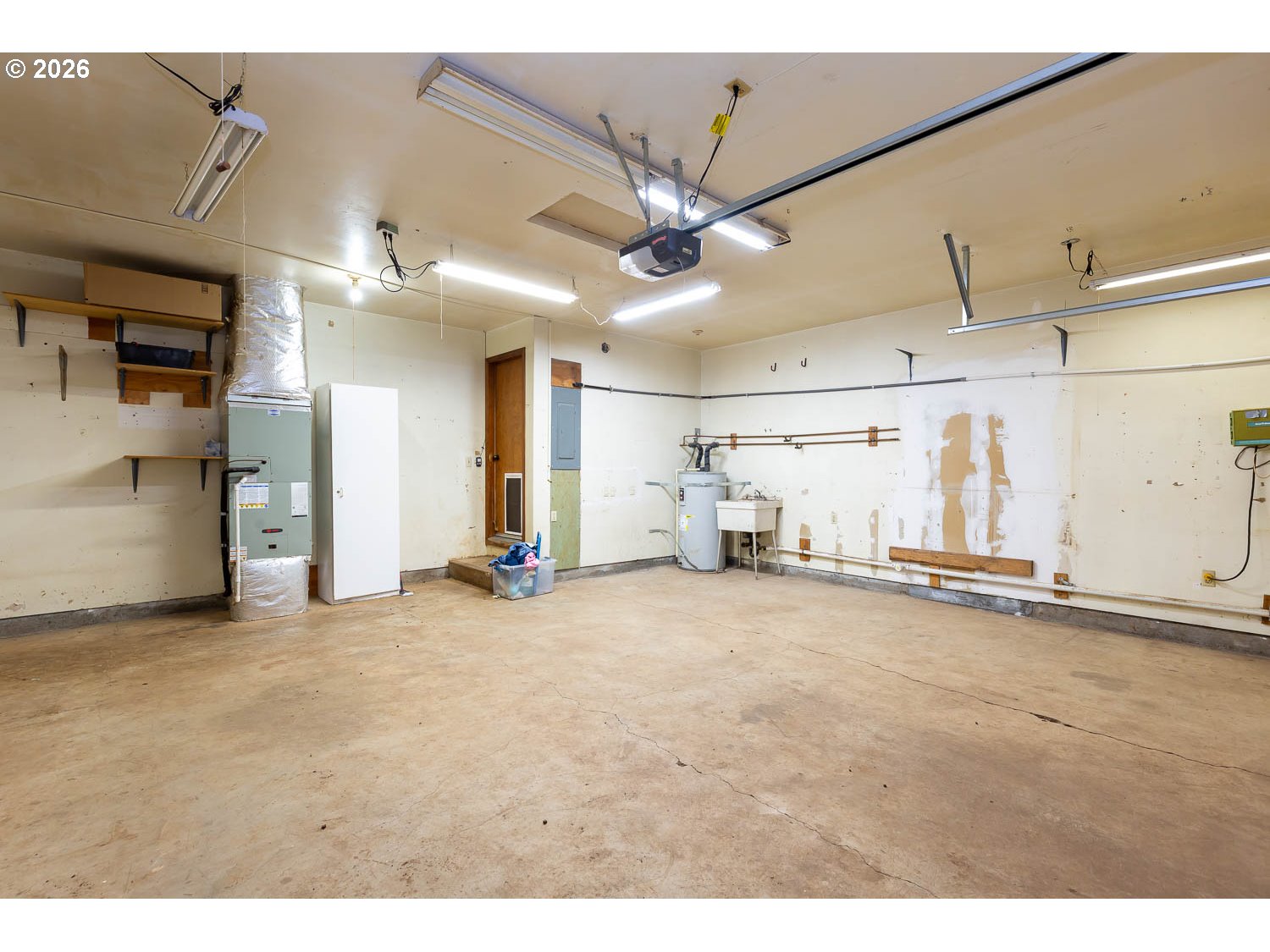 48187 McFarland Road Oakridge, OR 97463 - Photo 36 of 41 a view of a livingroom with a fireplace