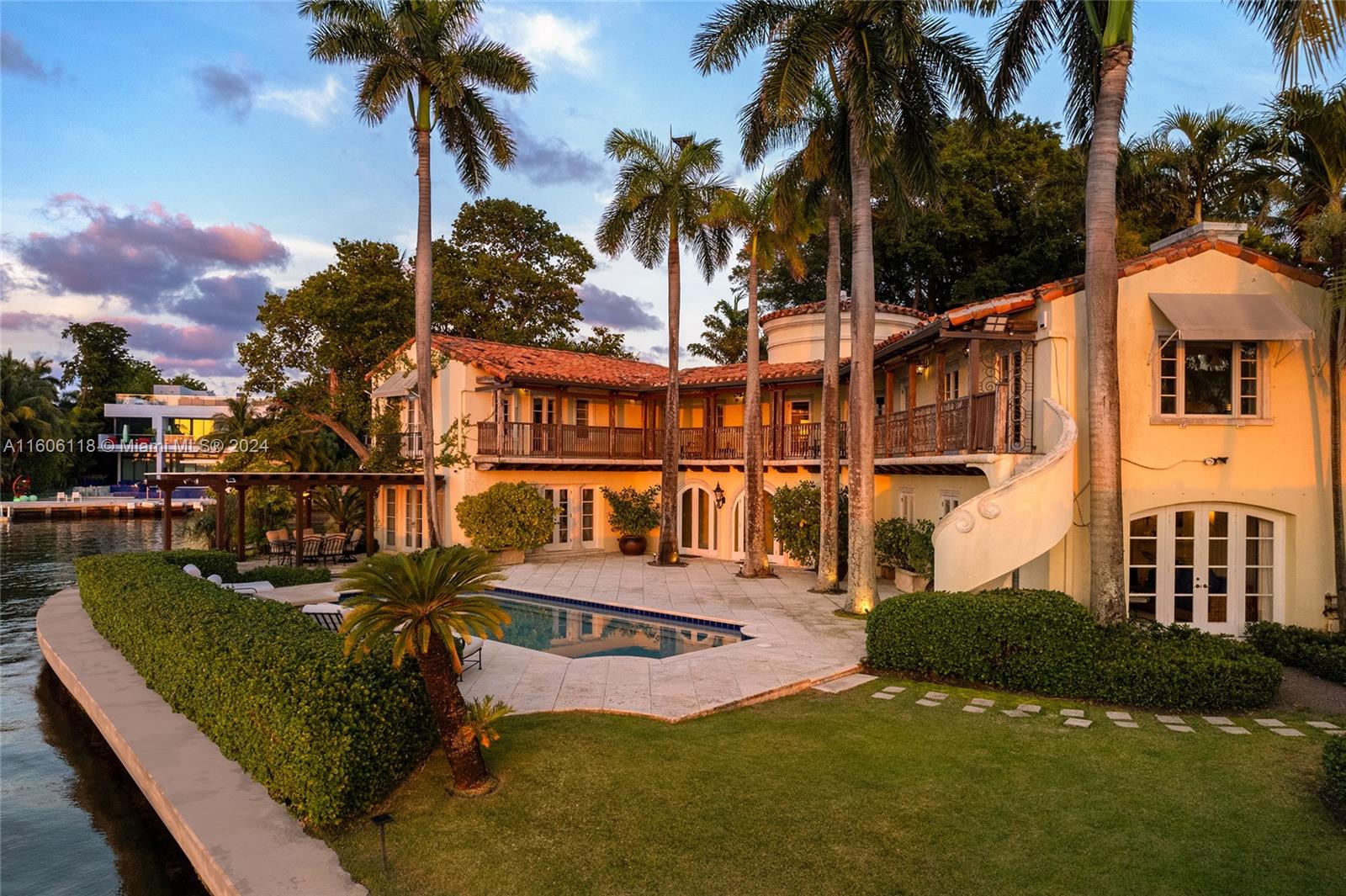 4810 North Bay Road Miami Beach, FL 33140 - Photo 10 of 61 front view of a house with a yard