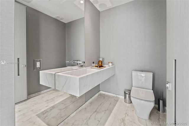 $4,400,000 | 16901 Collins Avenue, Unit 4403, Sunny Isles Beach, FL 33160