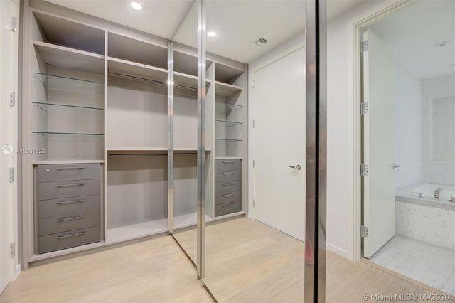 $4,400,000 | 16901 Collins Avenue, Unit 4403, Sunny Isles Beach, FL 33160