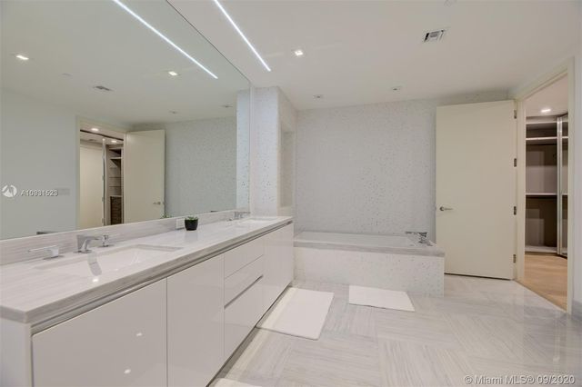 $4,400,000 | 16901 Collins Avenue, Unit 4403, Sunny Isles Beach, FL 33160