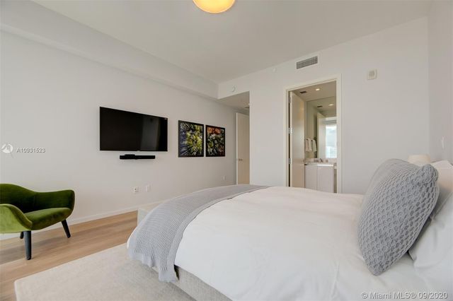 $4,400,000 | 16901 Collins Avenue, Unit 4403, Sunny Isles Beach, FL 33160