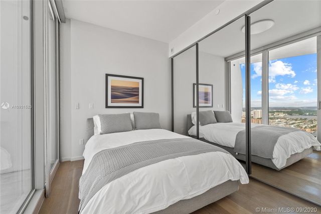 $4,400,000 | 16901 Collins Avenue, Unit 4403, Sunny Isles Beach, FL 33160