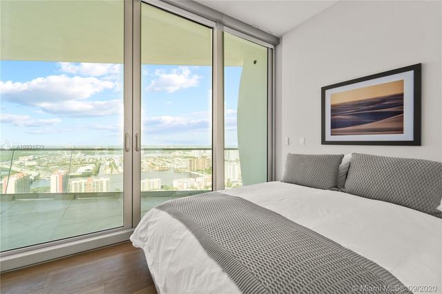 $4,400,000 | 16901 Collins Avenue, Unit 4403, Sunny Isles Beach, FL 33160