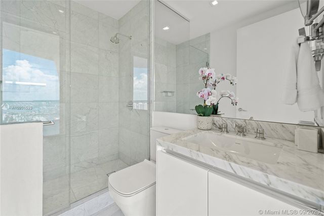 $4,400,000 | 16901 Collins Avenue, Unit 4403, Sunny Isles Beach, FL 33160