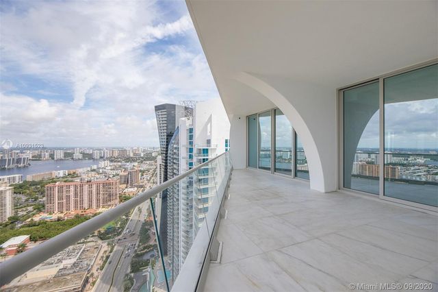 $4,400,000 | 16901 Collins Avenue, Unit 4403, Sunny Isles Beach, FL 33160