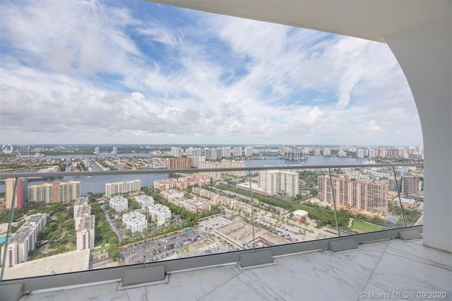 $4,400,000 | 16901 Collins Avenue, Unit 4403, Sunny Isles Beach, FL 33160