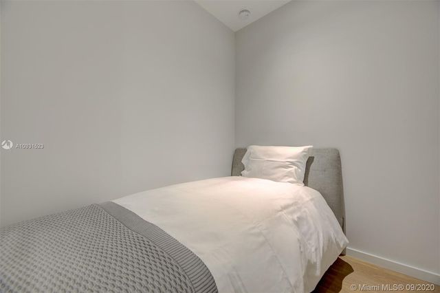 $4,400,000 | 16901 Collins Avenue, Unit 4403, Sunny Isles Beach, FL 33160