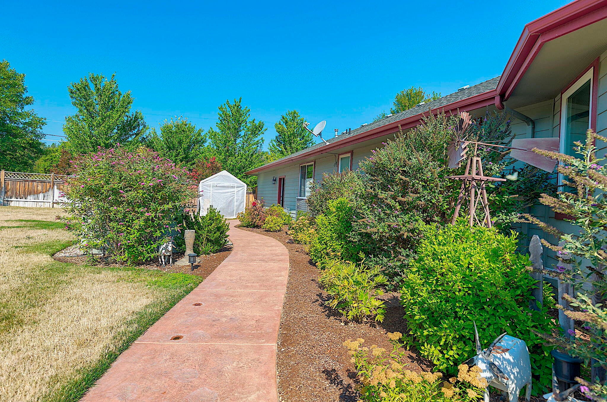 2323 Southwest Allen Creek Road Grants Pass, OR 97527 - Photo 38 of 43 40-web-or-mls-2323-allen-creek-rd