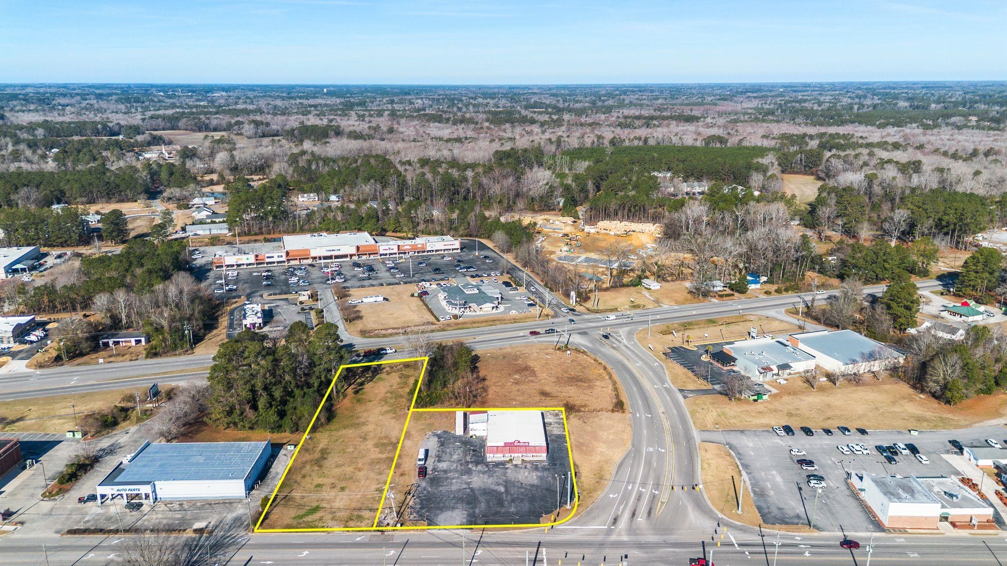 Tbd South Madison Street Westminster, SC 29693 - Photo 22 of 27 Aerial view of property and surrounding area with property parcel outlined