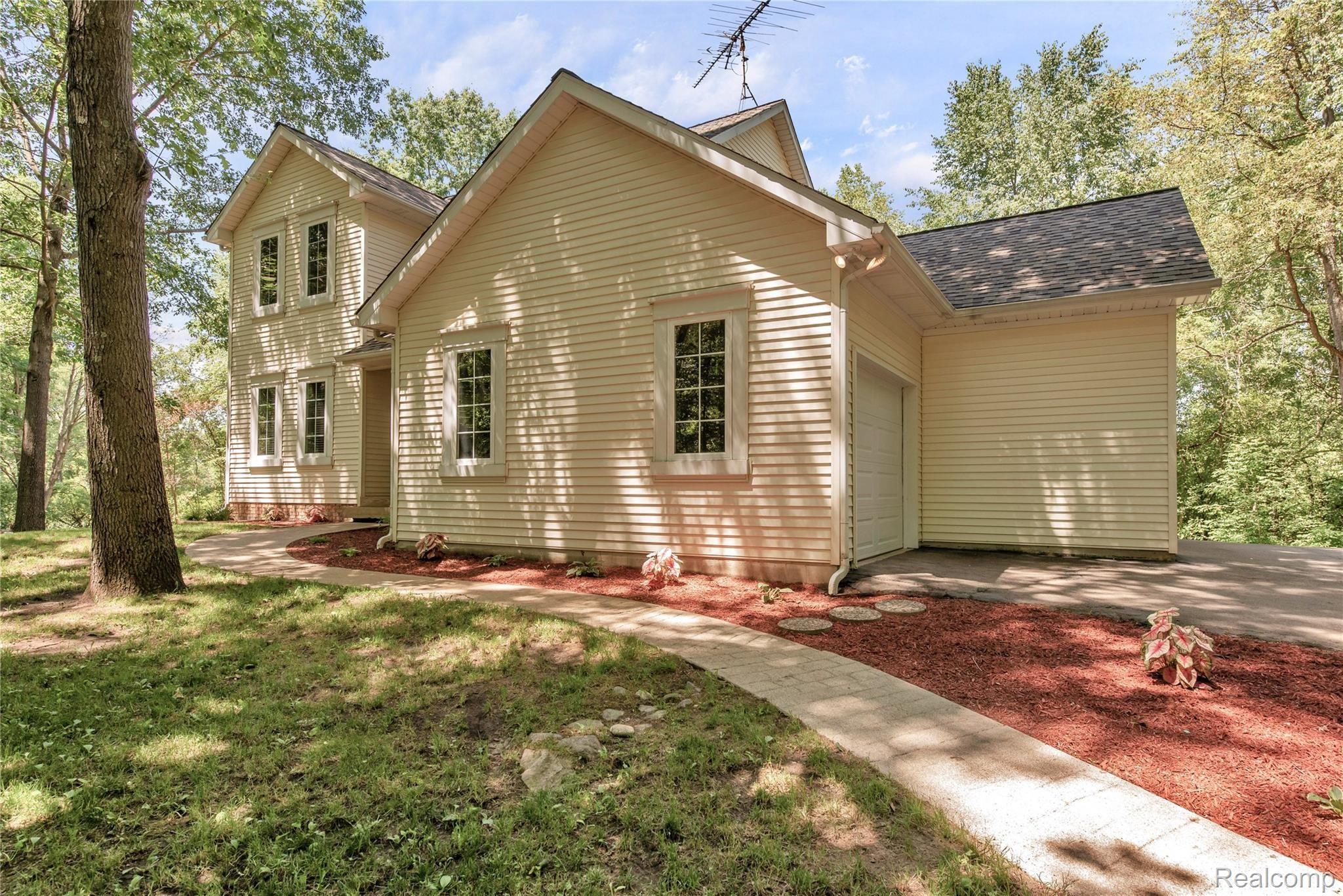 3030 West Allen Road Howell, MI 48855 - Photo 3 of 58 3030 West Allen Drive - HD Drone Photography-1.jpg