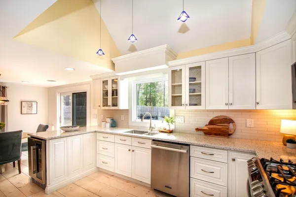 $899,900 | 118 Enterprise Street, Duxbury, MA 02332