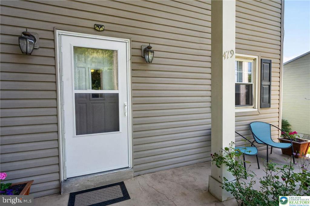 479 South 9th Street Akron, PA 17501 - Photo 4 of 33
