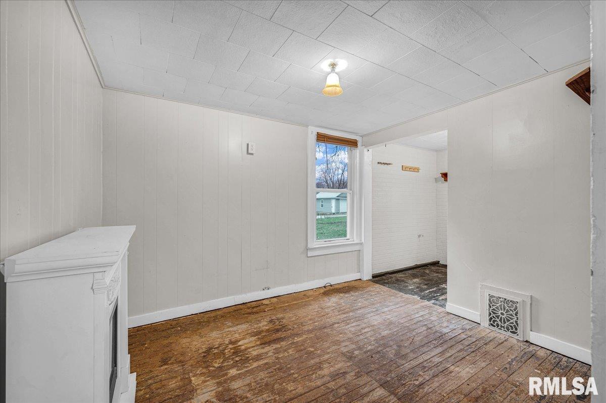 113 North Green Street Roanoke, IL 61561 - Photo 13 of 36