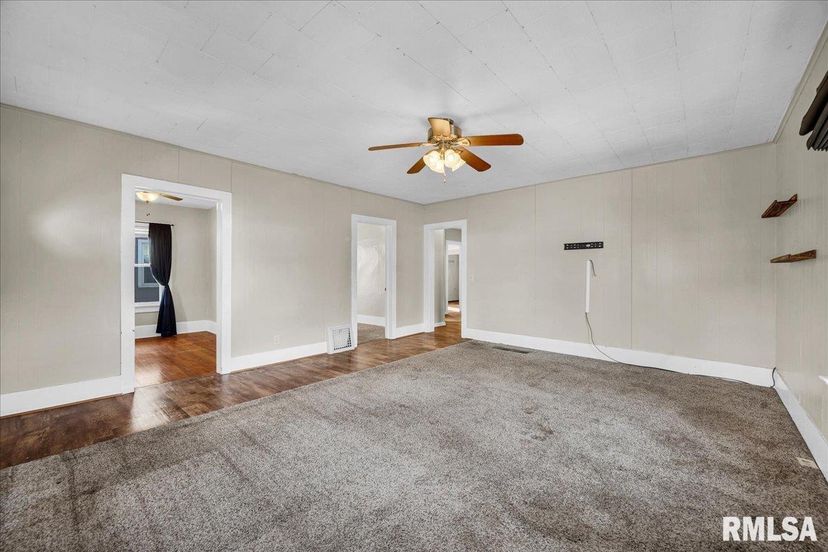 113 North Green Street Roanoke, IL 61561 - Photo 3 of 36