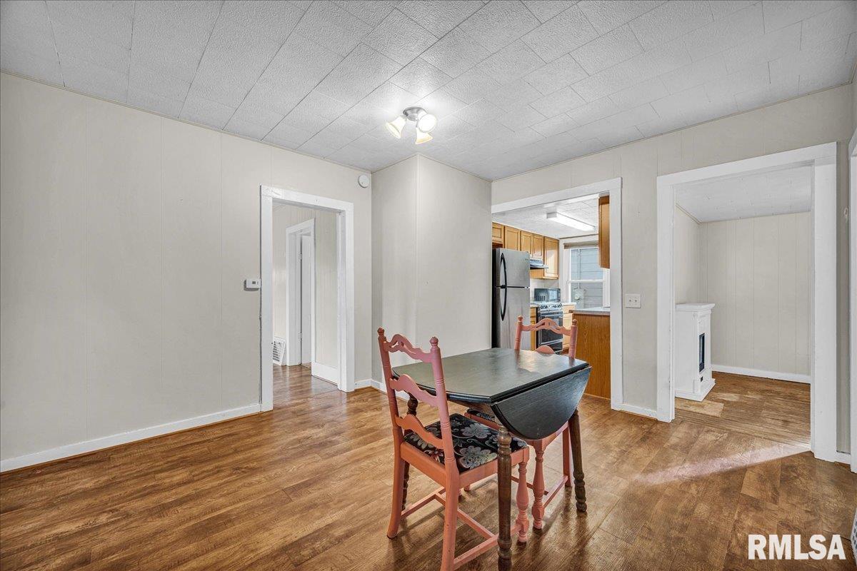 113 North Green Street Roanoke, IL 61561 - Photo 7 of 36