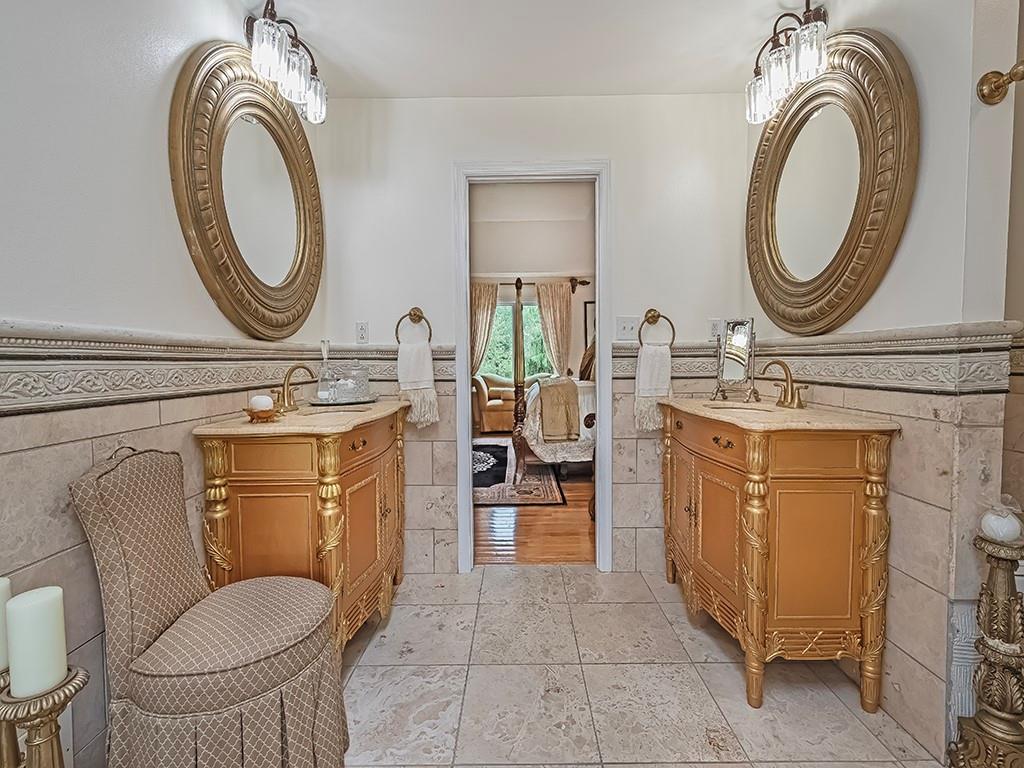 7002 Eagle Road Gibsonia, PA 15044 - Photo 25 of 49 a living room with furniture and a mirror