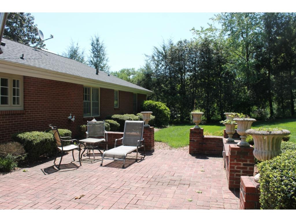 1207 Ridgeway Road Johnson City, TN 37601 - Photo 3 of 15 Photo 3