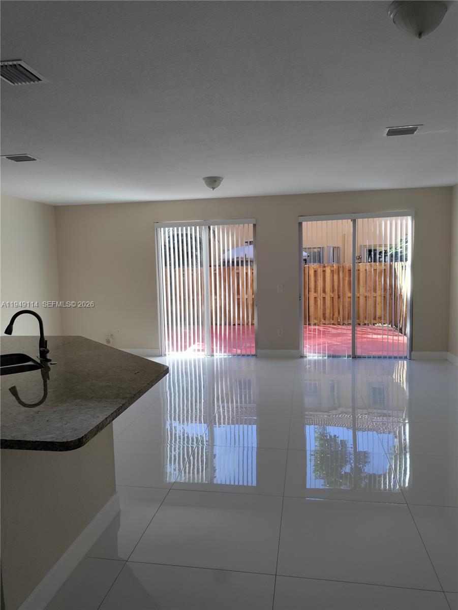 8546 Southwest 165th Place Miami, FL 33193 - Photo 11 of 40