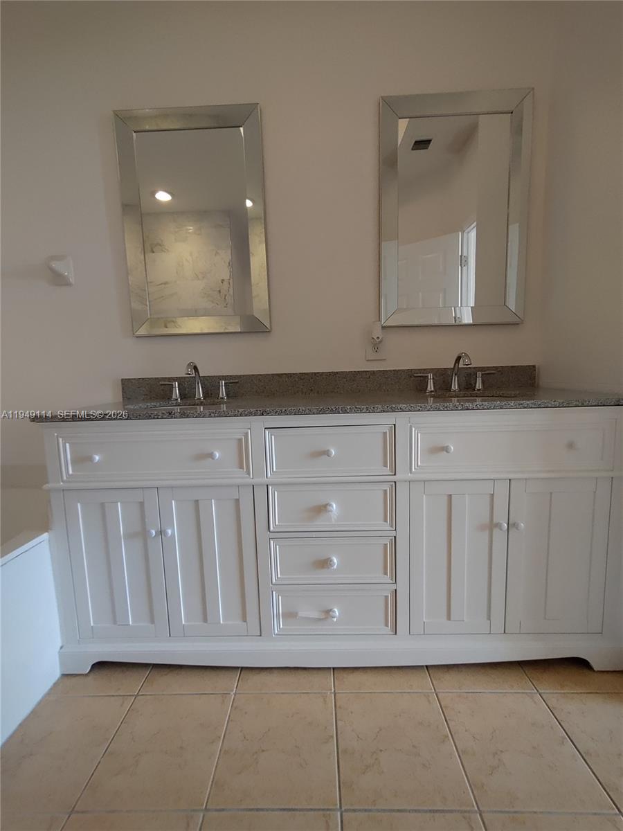 8546 Southwest 165th Place Miami, FL 33193 - Photo 26 of 40 Master