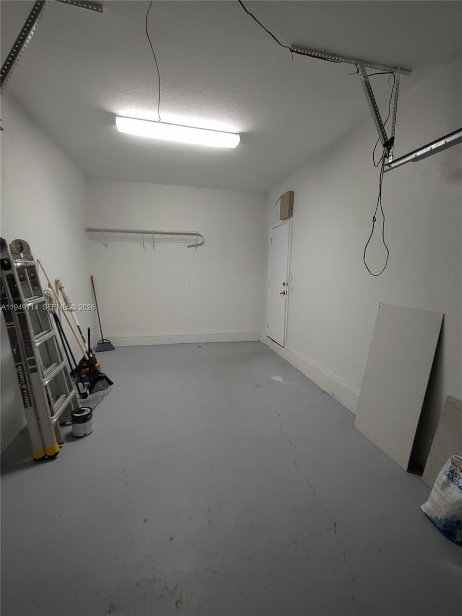 8546 Southwest 165th Place Miami, FL 33193 - Photo 38 of 40