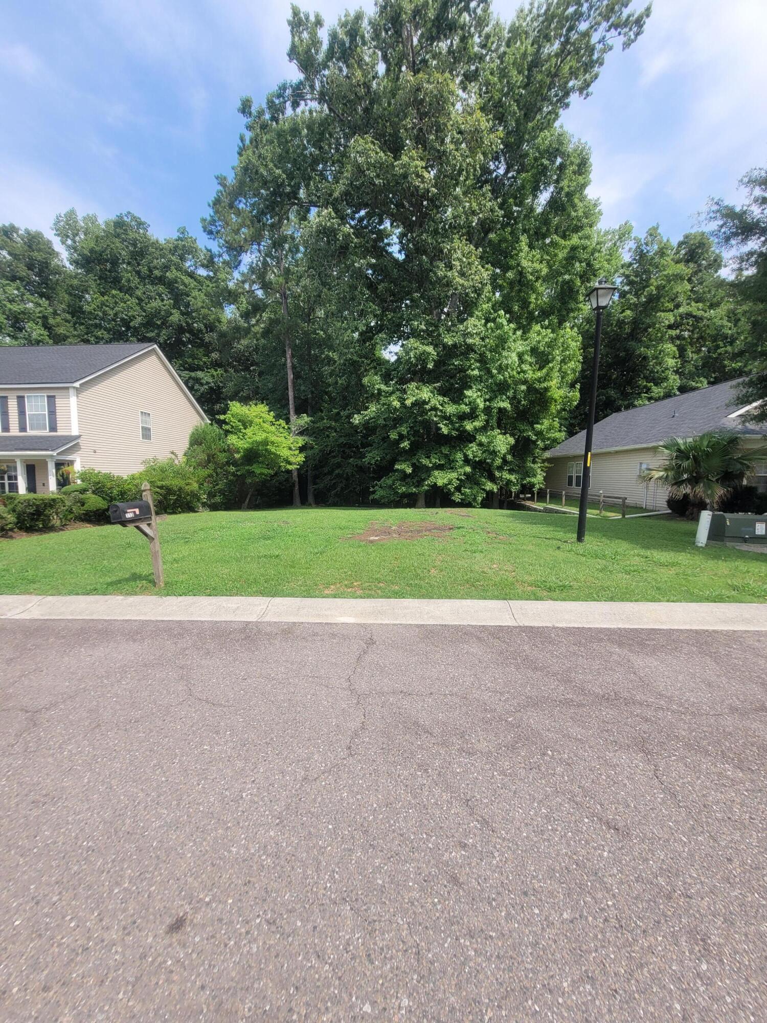 113 Hammerbeck Road Summerville, SC 29483 - Photo 14 of 16 20240627_110117