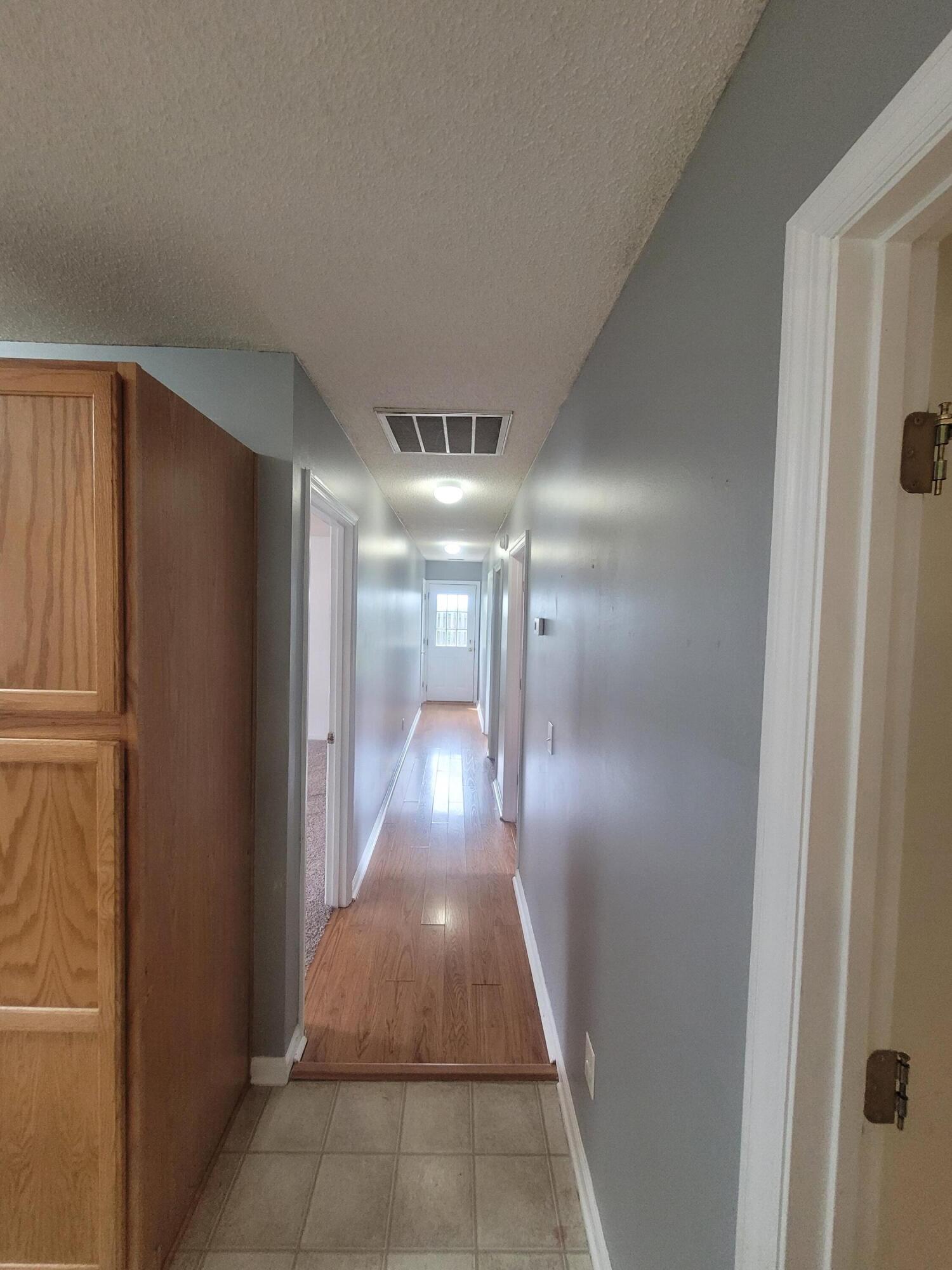 113 Hammerbeck Road Summerville, SC 29483 - Photo 5 of 16 20240627_105548