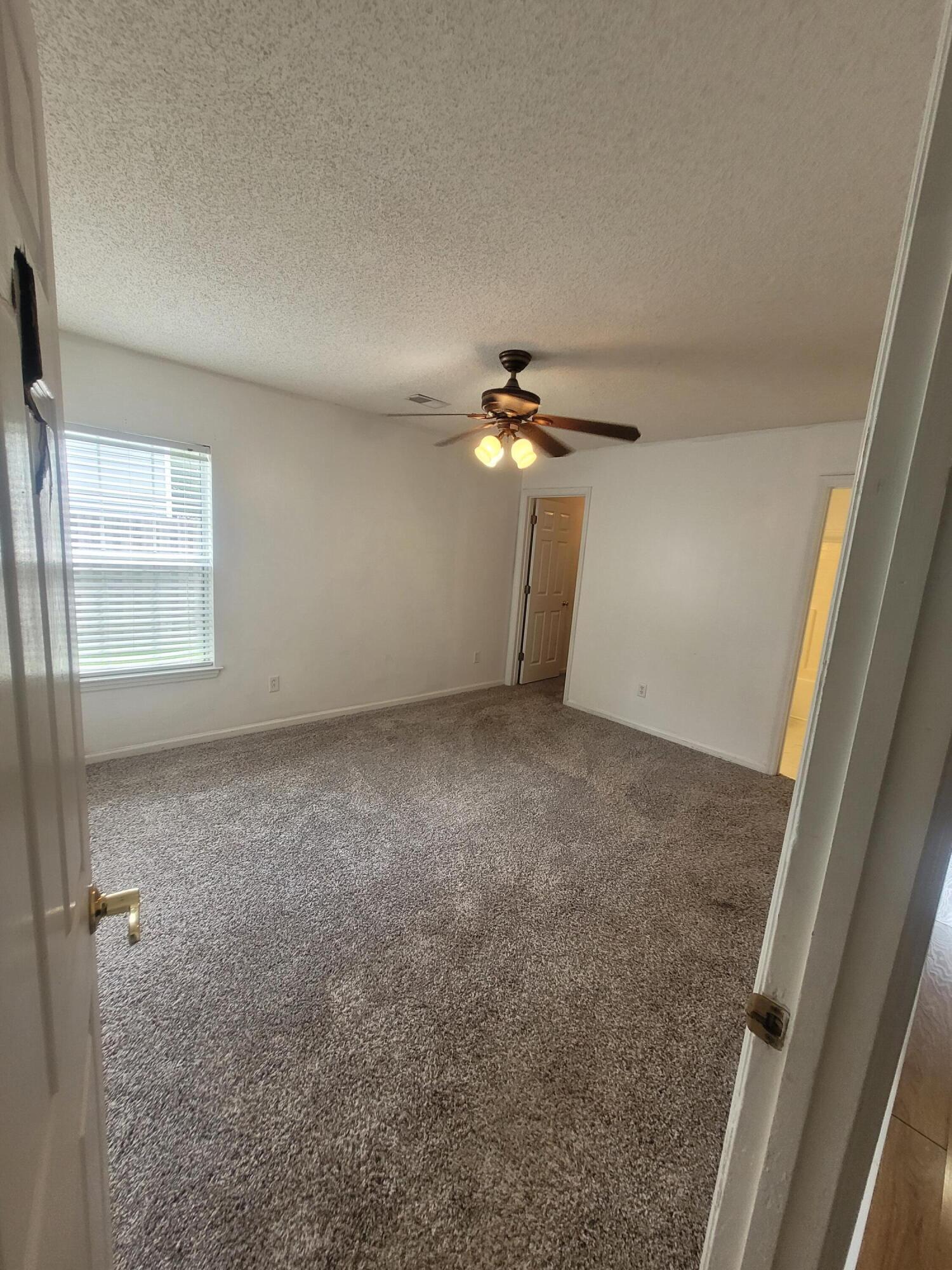 113 Hammerbeck Road Summerville, SC 29483 - Photo 8 of 16 20240627_105656