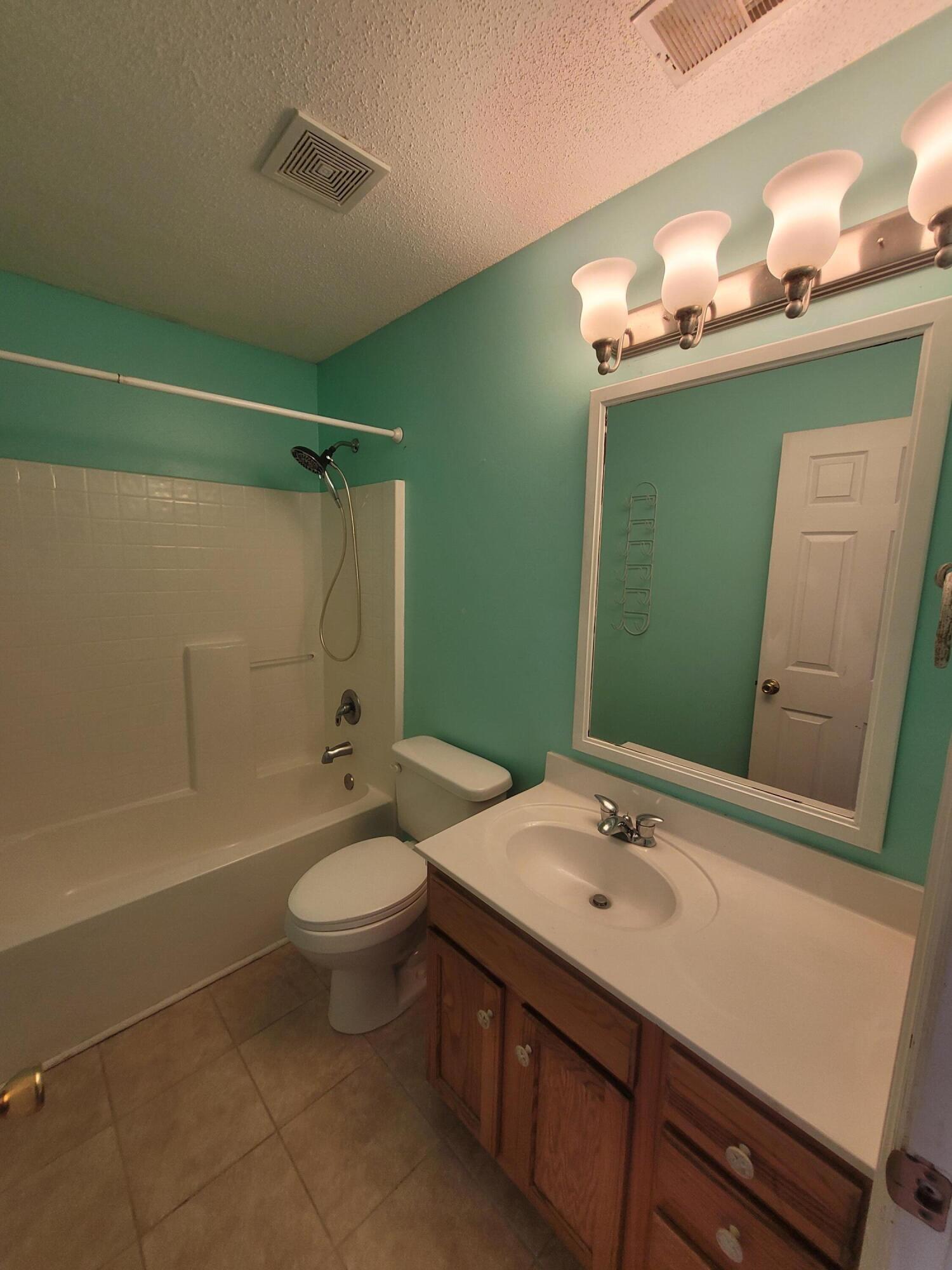 113 Hammerbeck Road Summerville, SC 29483 - Photo 10 of 16 20240627_105724