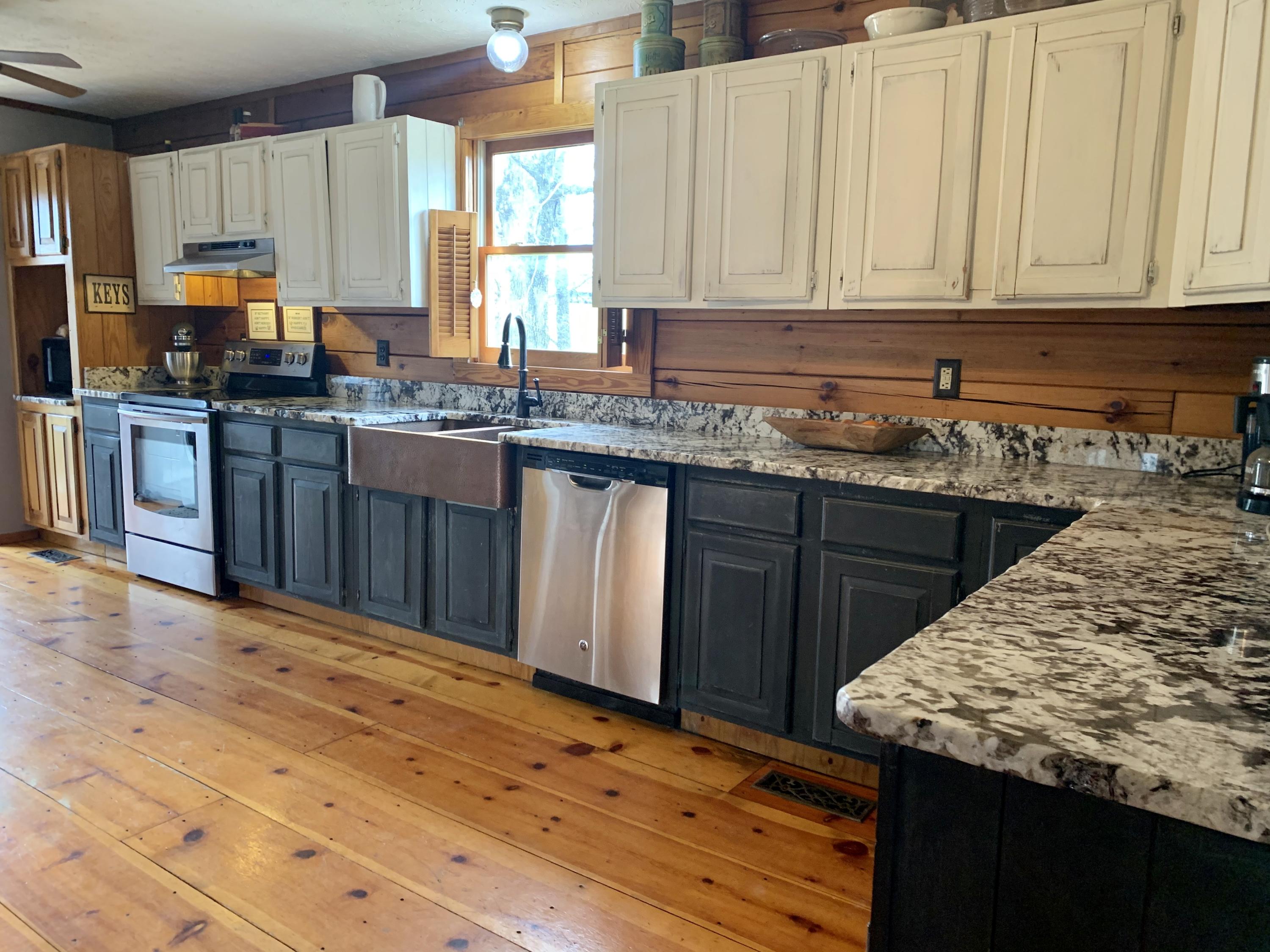 162 Morton Road La Follette, TN 37766 - Photo 8 of 25 fullsizeoutput_33e0