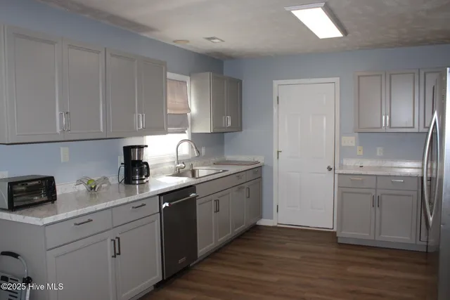 $2,255 | 305 Trappers Road, Hubert, NC 28539