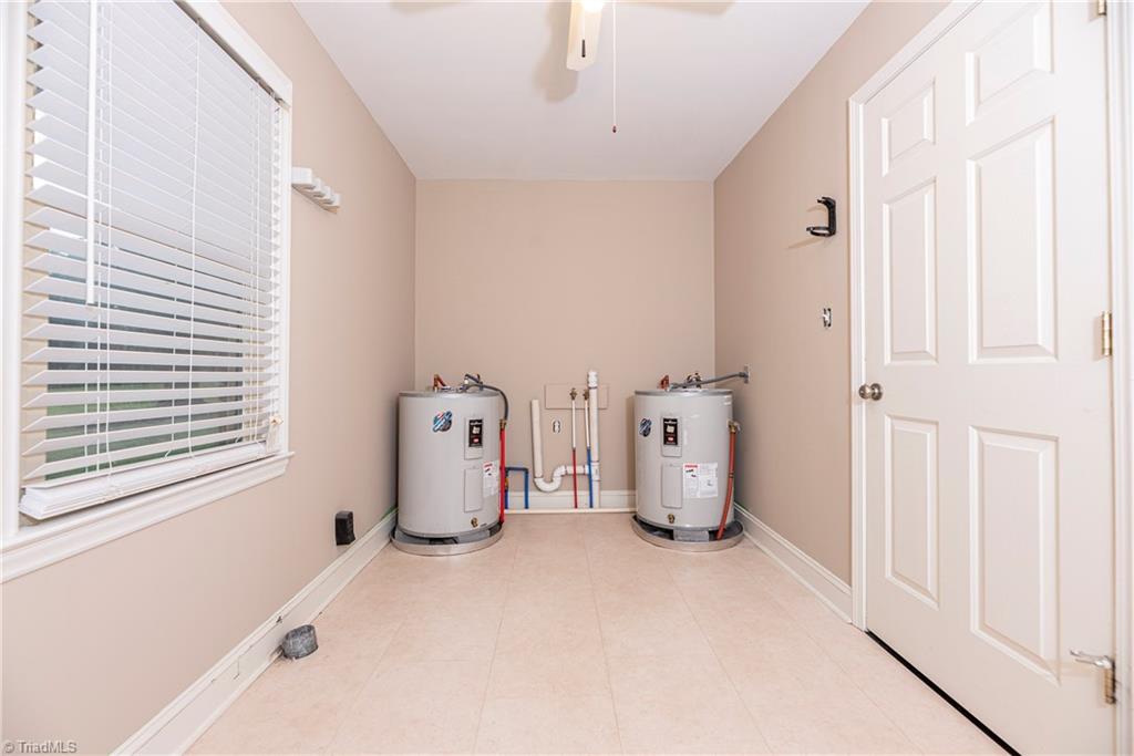 191 Cana Road Mocksville, NC 27028 - Photo 27 of 27 Large laundry room