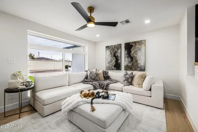 $829,000 | 5207 East Windsor Avenue, Phoenix, AZ 85008