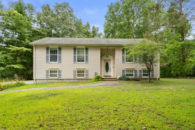 $425,000 | 11 Lee Road, Lisbon, CT 06351