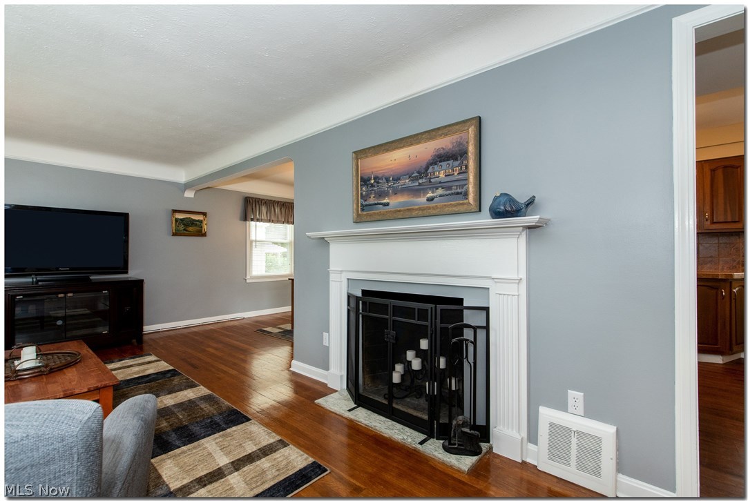 1187 Ford Road Lyndhurst, OH 44124 - Photo 4 of 31