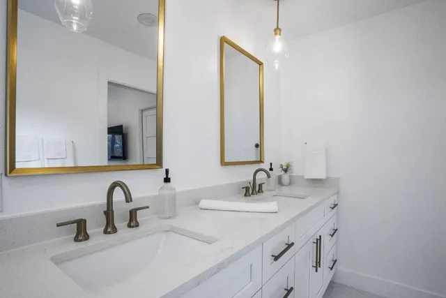 $9,500 | 2001 Wychwood Drive, Austin, TX 78746