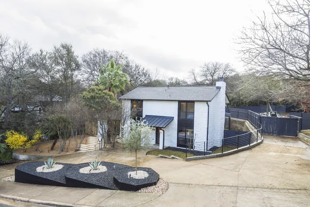 $9,500 | 2001 Wychwood Drive, Austin, TX 78746