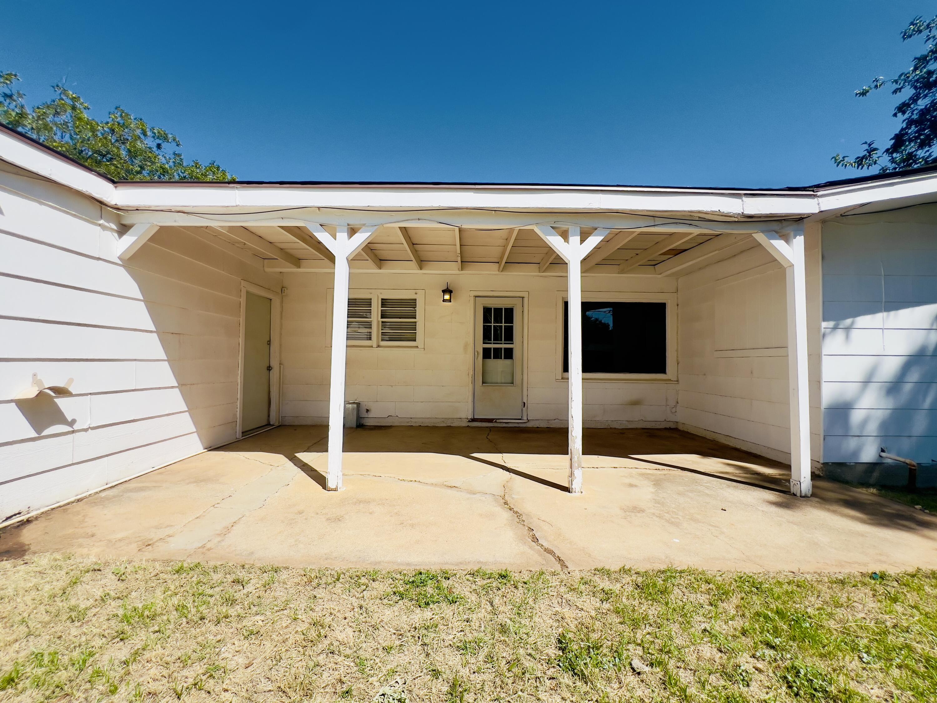 4205 39th Street Lubbock, TX 79413 - Photo 20 of 23 IMG_9460 2