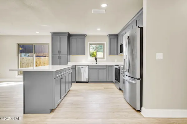 $2,500 | 5204 Park Street, Panama City, FL 32404