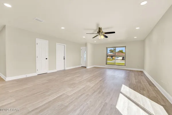 $2,500 | 5204 Park Street, Panama City, FL 32404