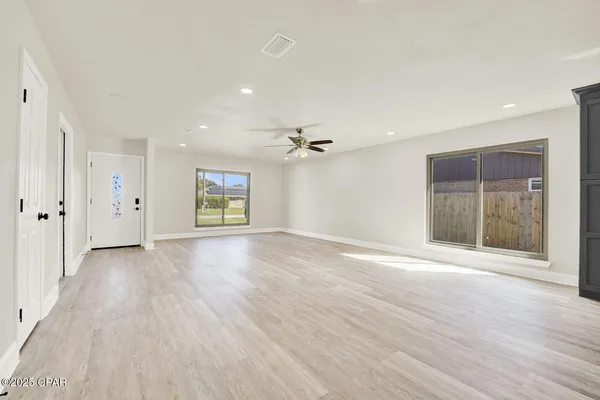 $2,500 | 5204 Park Street, Panama City, FL 32404