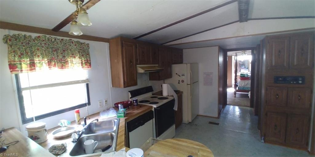 525 Taylor Road Axton, VA 24054 - Photo 8 of 19