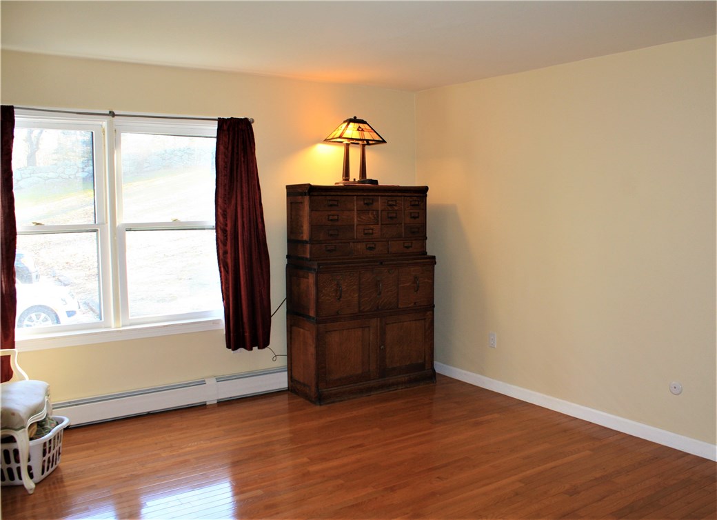 935 E Road Tiverton, RI 02878 - Photo 5 of 29 Gallery Image 5