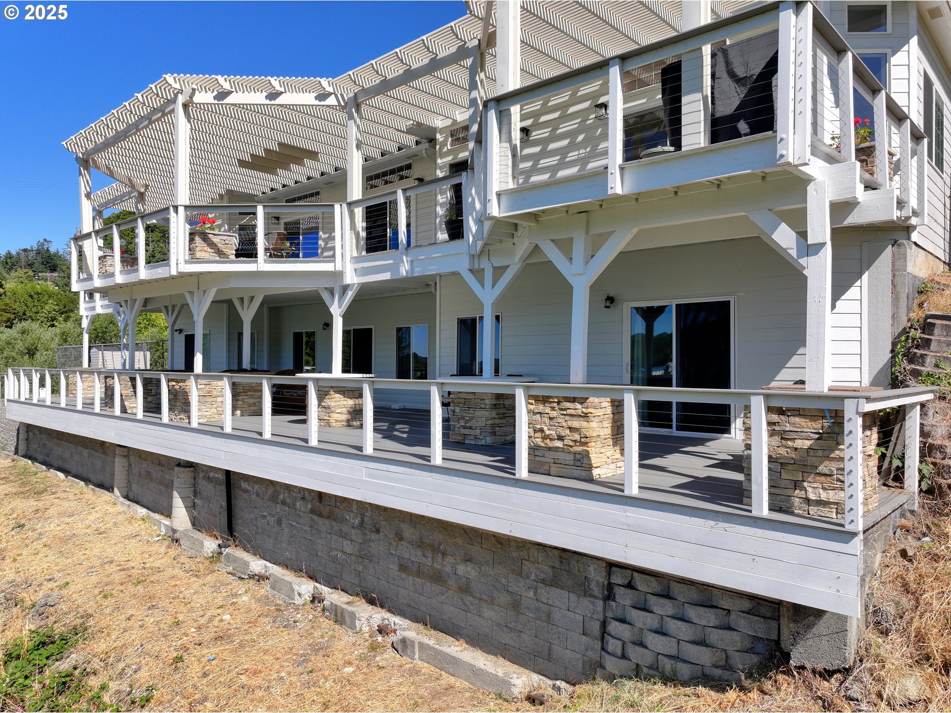 95950 North Bank Rogue River Road Gold Beach, OR 97444 - Photo 11 of 44