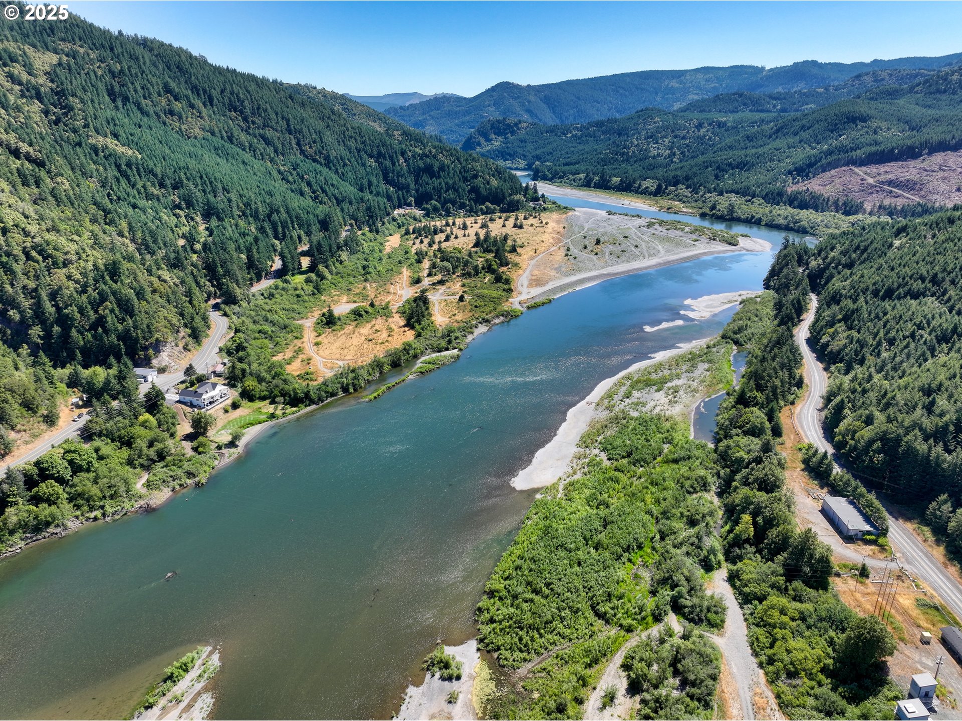 95950 North Bank Rogue River Road Gold Beach, OR 97444 - Photo 13 of 44