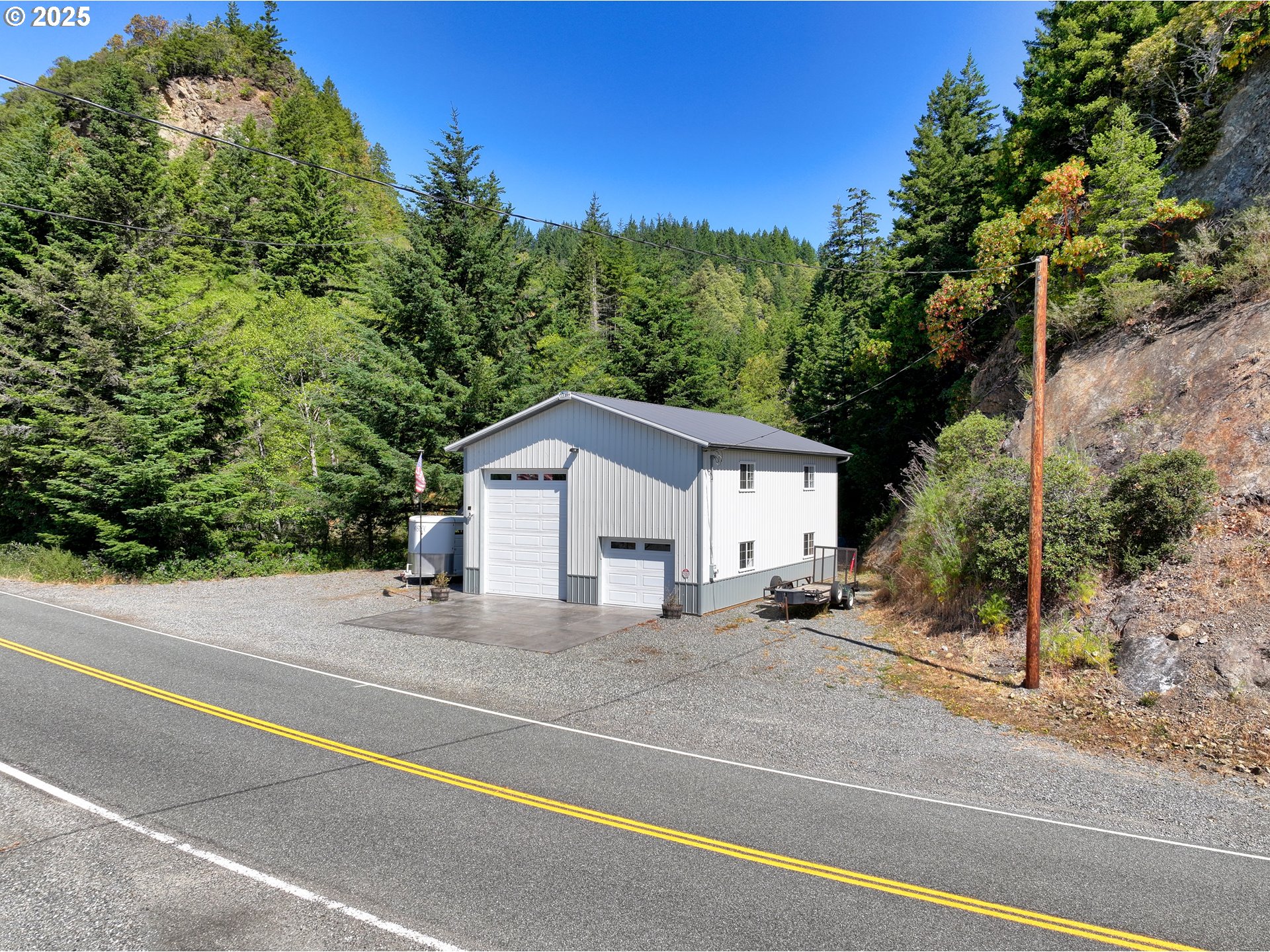 95950 North Bank Rogue River Road Gold Beach, OR 97444 - Photo 29 of 44 Bedroom, Primary